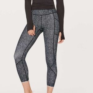 Lululemon Tight Stuff Tight IILuminesce Splatter White Black size 4